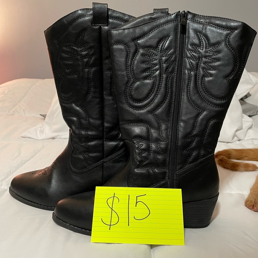 Torrid, cowboys boots. Only wore once to my daughters wedding.  Size 9W